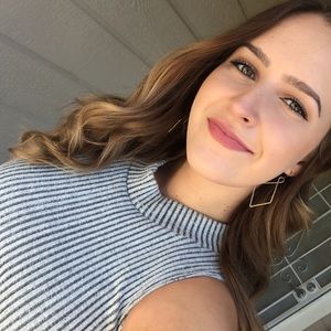 Meet your Posher, Liana